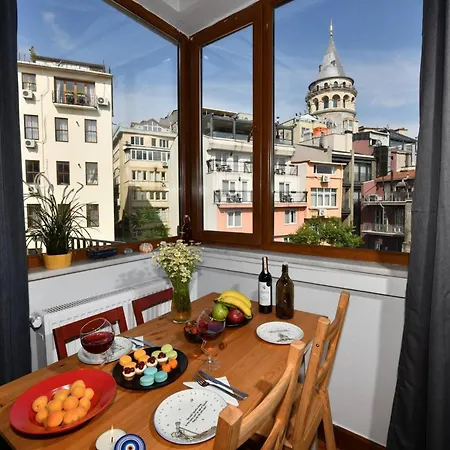 Galata Tower At Your Fingertips Private Balconies Hytte