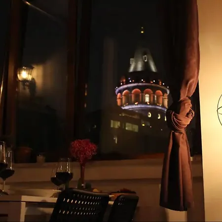 Galata Tower At Your Fingertips Private Balconies Hytte Istanbul