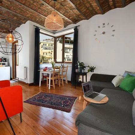 Galata Tower At Your Fingertips Private Balconies Hytte