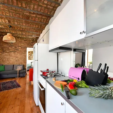 Galata Tower At Your Fingertips Private Balconies