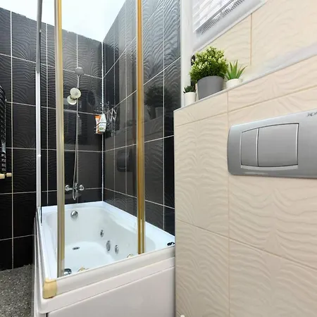 Galata Tower At Your Fingertips Private Balconies 롯지 이스탄불