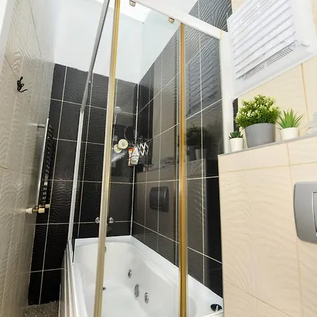 Galata Tower At Your Fingertips Private Balconies 롯지 이스탄불